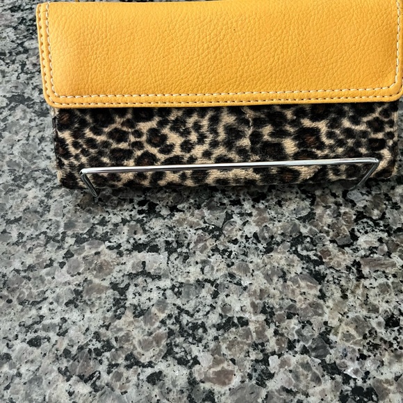 Leopard Print and Yellow Women's Bag Set - Picture 6 of 8
